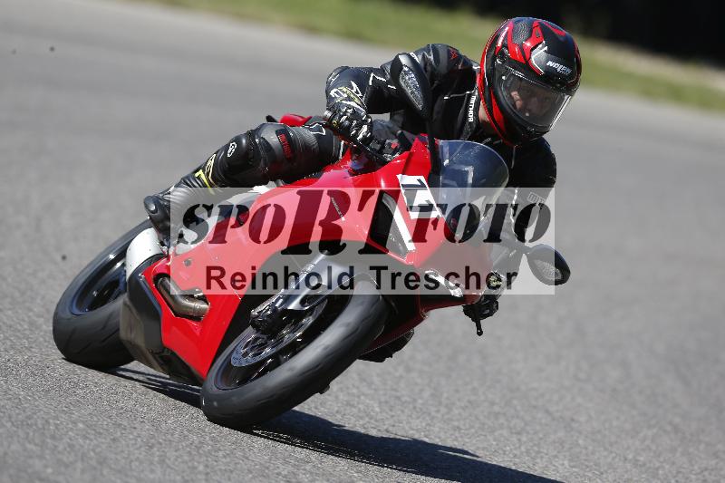 /Archiv-2025/48 25.08.2025 Cornu Master School ADR/blau-bleu/11